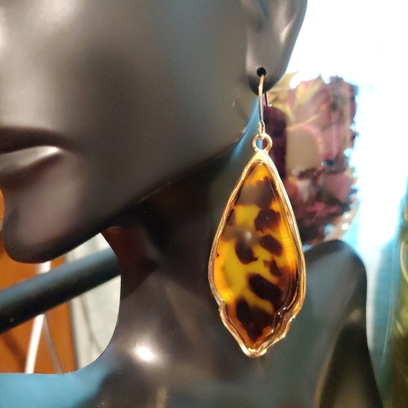 Natasha Couture Jewelry - 💜 3/$25 Natasha Earrings